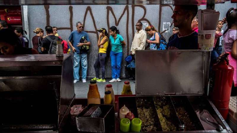 Maduro sobrevive, Venezuela agoniza