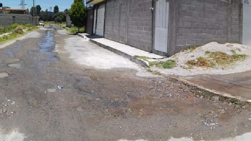 Fuga de agua provocada por CFE en Chiautempan