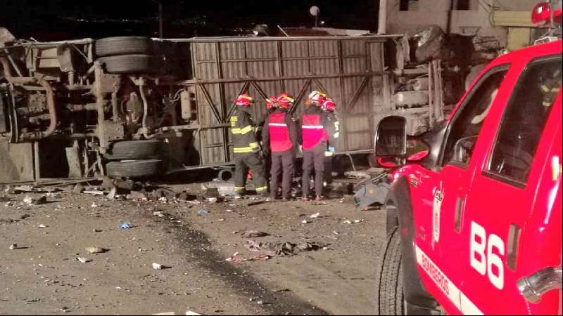 Decenas de muertos en un accidente de autobús en Ecuador