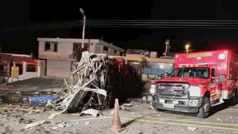 Al menos 24 personas mueren en un accidente en Ecuador