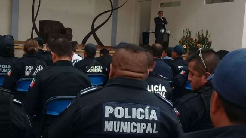 Seguridad de Zacatelco se capacita en feria de prevención