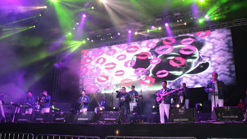 Banda Maguey y Grupo Kual en la Feria Tocatlán