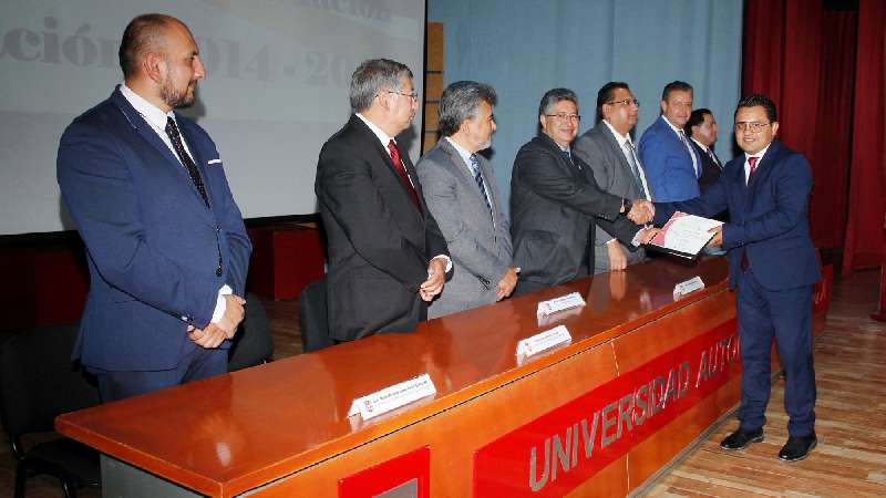 Graduó UAT a Licenciados en Derecho del campus Teacalco