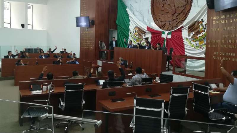 Isabel Pérez y Marcos Tecuapacho  magistrados de TJA