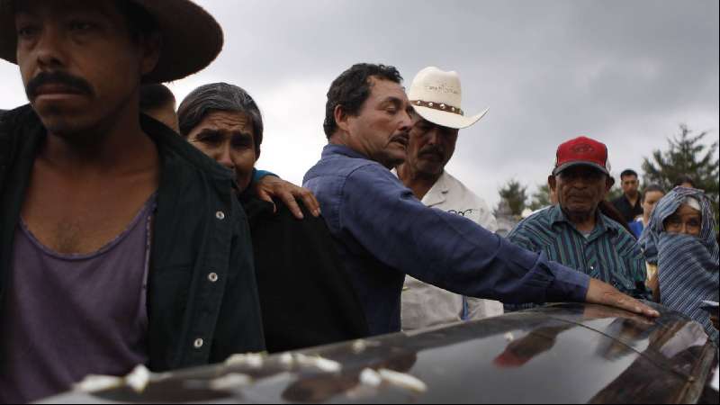 México indemniza a casi 50 víctimas de la mayor matanza del narco