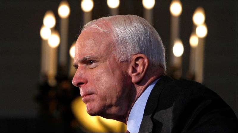 Muere el senador John McCain