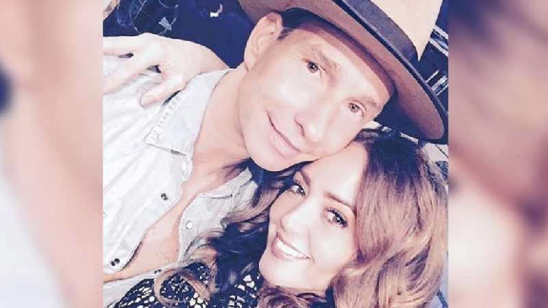 Erik reta a Andrea Legarreta y felicita a su ex novia