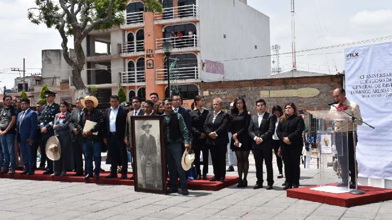Conmemoran 101 aniversario de Domingo Arenas Pérez en Zacatelco