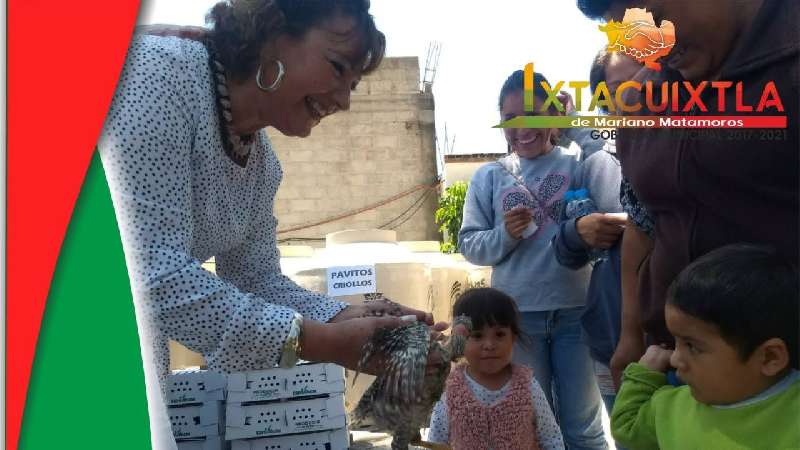 Ixtacuixtla entrego 100 paquetes de aves y conejos