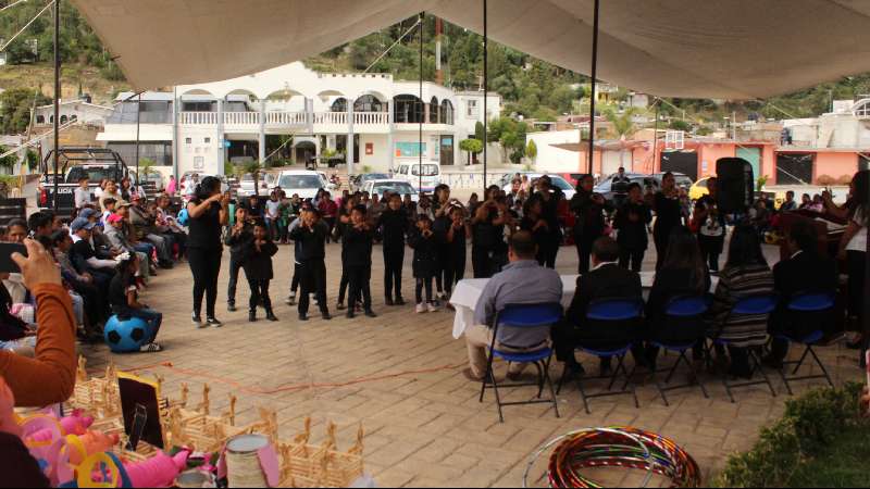 Presidenta de Smdif de Lardizábal clausura cursos