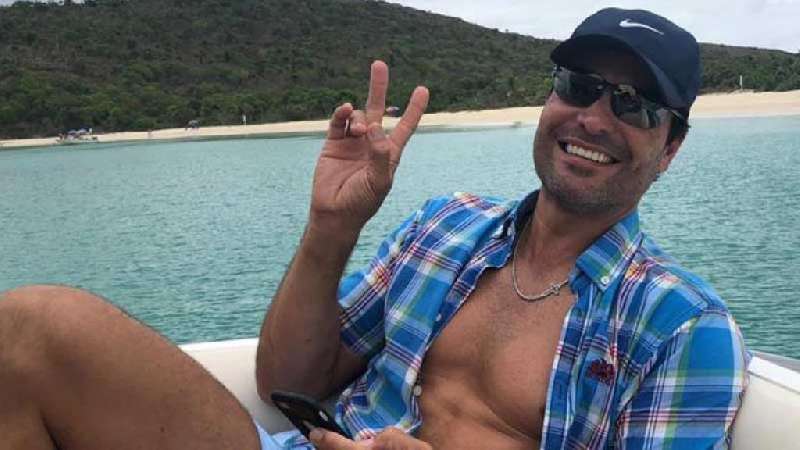 Chayanne vuelve locas a sus fans al mostrar su pajarito