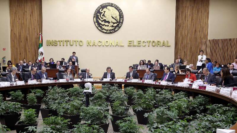 Presenta comisión temporal de debates informe final