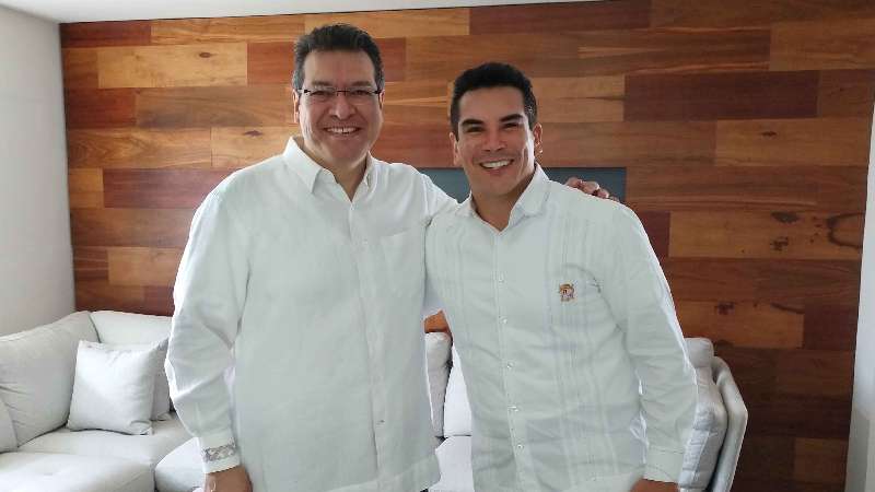 Asiste Marco Mena al tercer informe del gobernador de Campeche