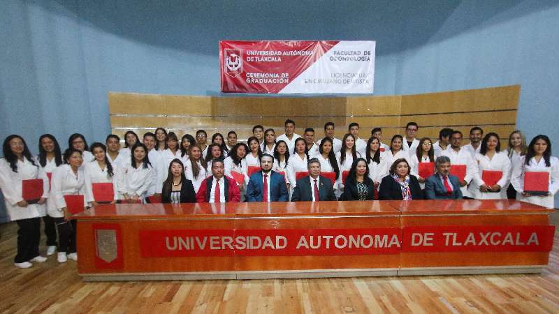 Culminó estudios generación de la Facultad de Odontología UAT