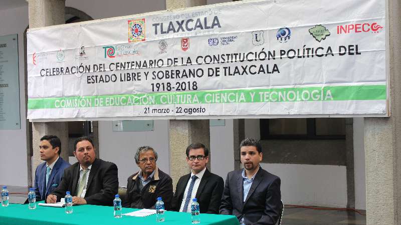 Disertan en Congreso conferencias magistrales 