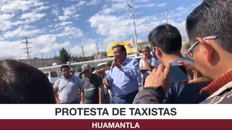Protestan taxistas de Huamantla contra Pronto