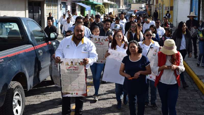 Encabeza Badillo colocación de Bandos Solemnes en Xicohtzinco