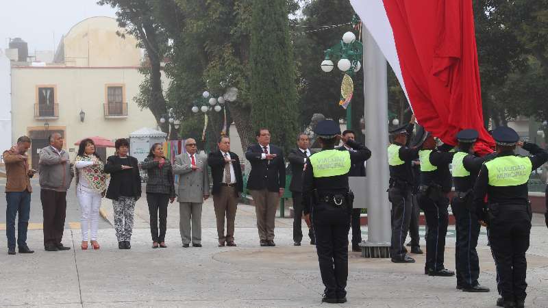 Entrega Presidente de Huamantla estímulos económicos a policías