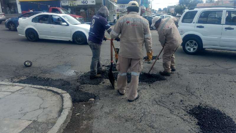 Continúa el programa de bacheo permanente en la capital