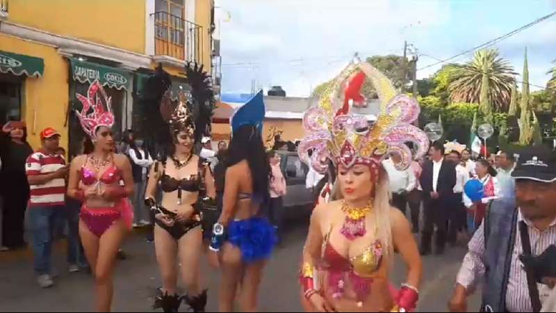 Autoridades municipales encabezan desfile de feria Natívitas 2018