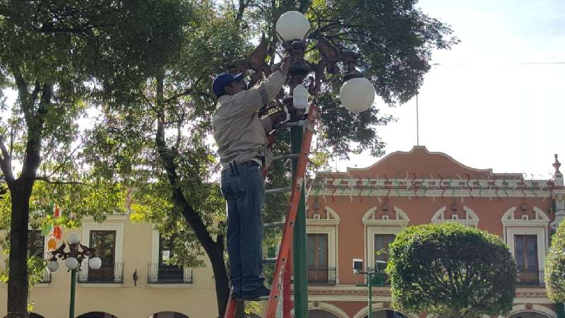 Continúa el programa sustitución de luminarias en la capital