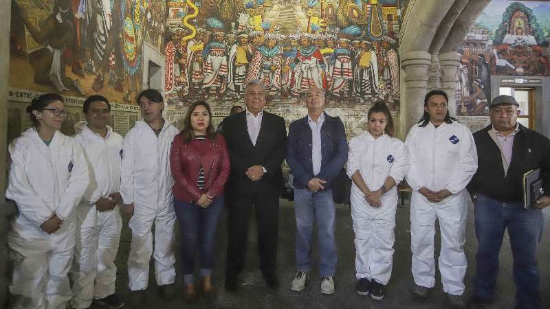 Inician trabajos de restauración de murales del palacio