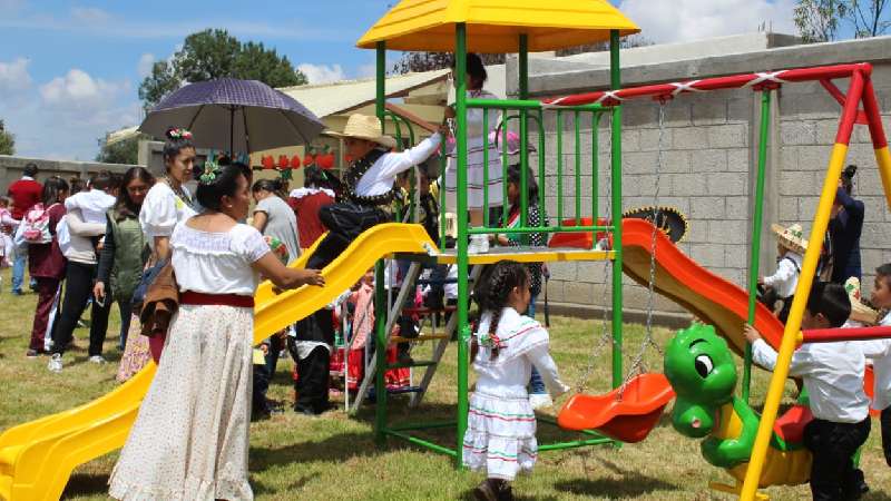 Tocatlan celebra sus fiestas patrias con entrega de obras