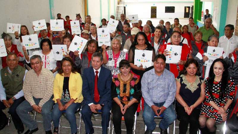 Entregan alcaldesa de Tlaxcala y titular de ITEA certificados