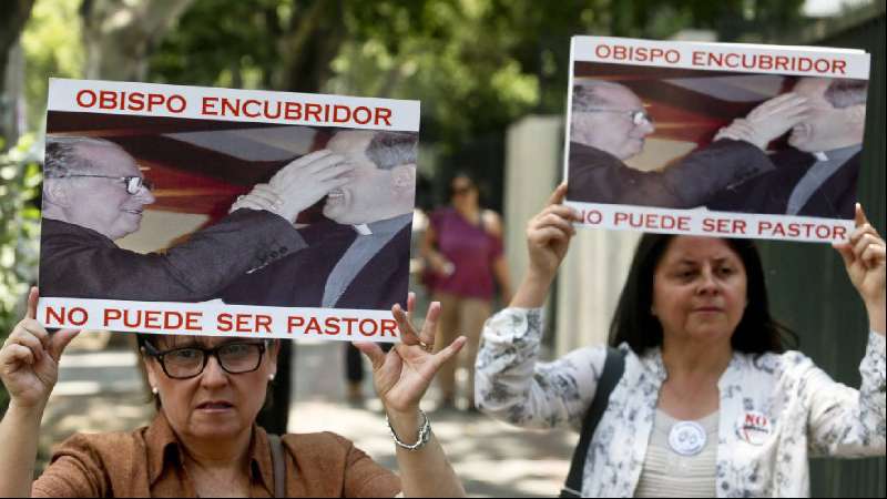 El Papa expulsa del sacerdocio al cura chileno Fernando Karadima