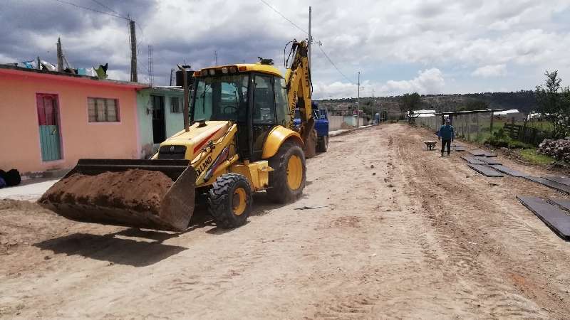 Pavimenta Secoduvi calles en Lázaro Cárdenas y Tlaxco