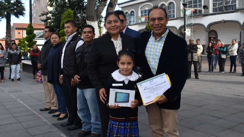 Zacatelco tiene ganadoras del concurso nacional de cultura