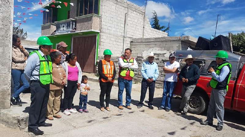 En Cuapiaxtla inician obra de pavimento de adoquín