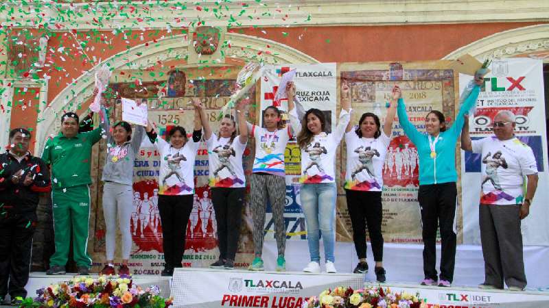 Reúne a más de 700 atletas la carrera de 5 y 10K en la capital