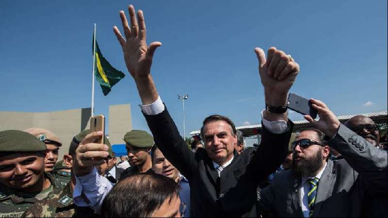 Bolsonaro logra una gran victoria en la primera vuelta