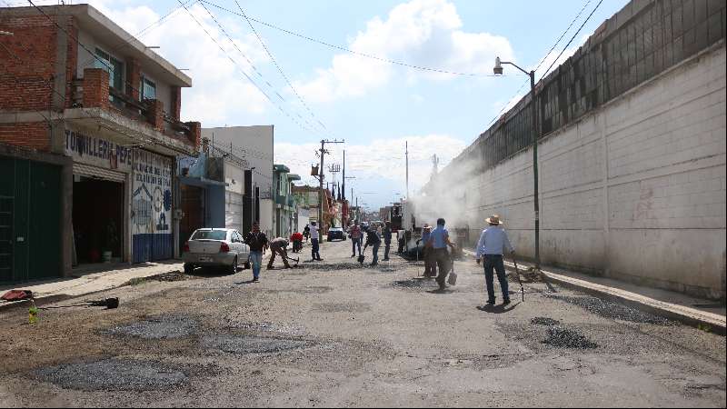 Avanza Héctor Domínguez Rugerio con bacheo 