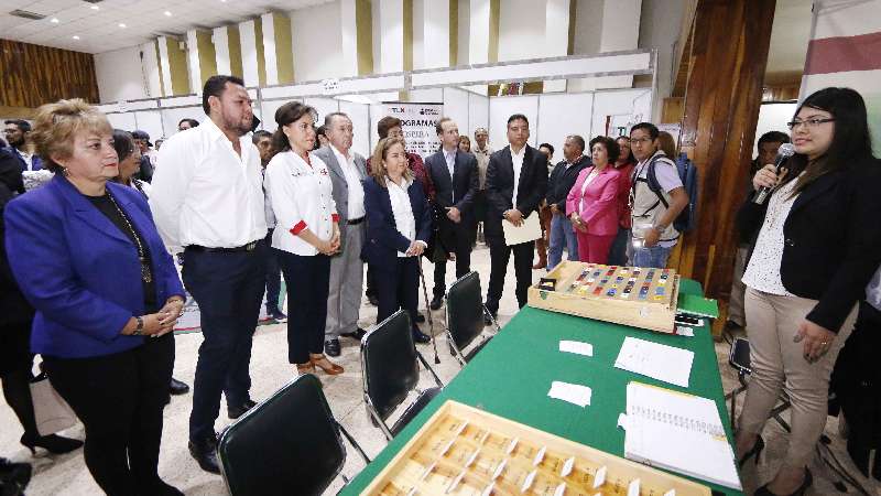 Inaugura Sandra Chávez sexta feria de empleo para personas 