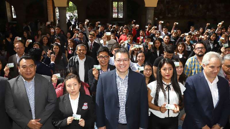 Gobierno beneficia a 25 mil estudiantes con descuento 