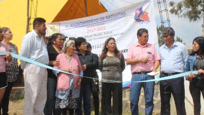 Entrega Oscar Murias obra en Tenanyecac