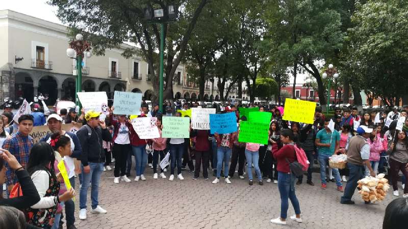 Amenaza Fenerrr con más plantones, afectados a 900 estudiantes