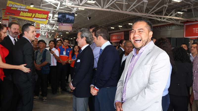 Héctor Domínguez da la bienvenida Chedraui