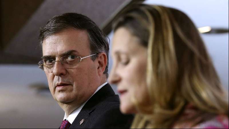 Ebrard admite que la legalización de la marihuana en México