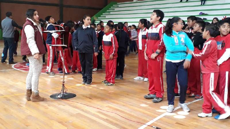 Concientizan a estudiantes de Huamantla sobre problemas sociales