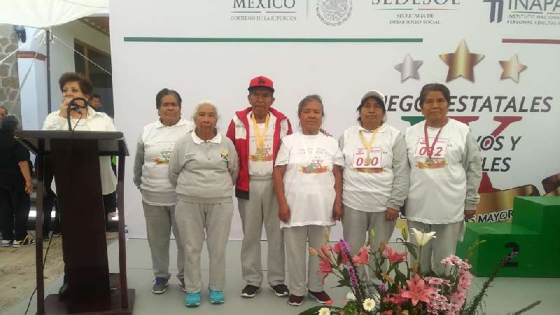 Adultos mayores de Ixtenco ganan seis medallas juegos de INAPAM