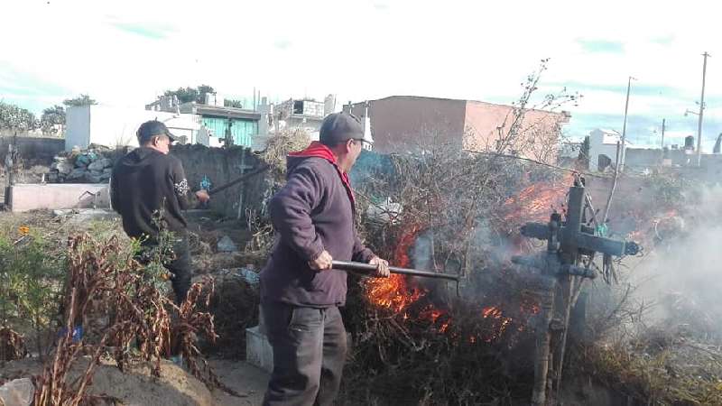 Cuapiaxtla realiza jornadas de limpieza en panteón