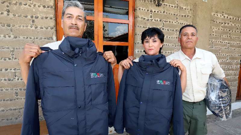 Entrega OMG uniformes a personal de primer contacto con ciudadano