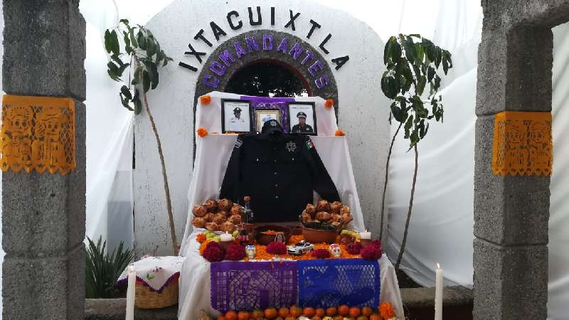 Premian a las mejores ofrendas y Catrines en Ixtacuixtla 