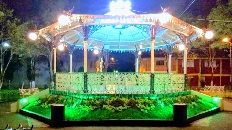 Rehabilitan Kiosco de la colonia Loma Bonita en la capital