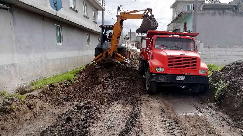 Pavimenta Secoduvi calles en Hueyotlipan y Yauhquemehcan