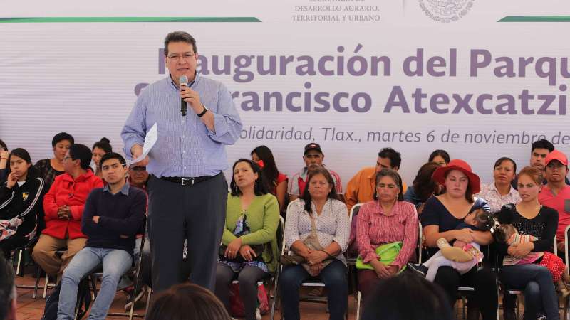 Inauguran Mena y Rosario Robles obras en Huamantla y Tetla