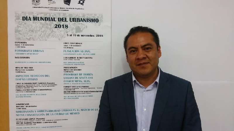 Héctor Dominguez recibe proyecto de corredor Bernardo Picazo UNAM